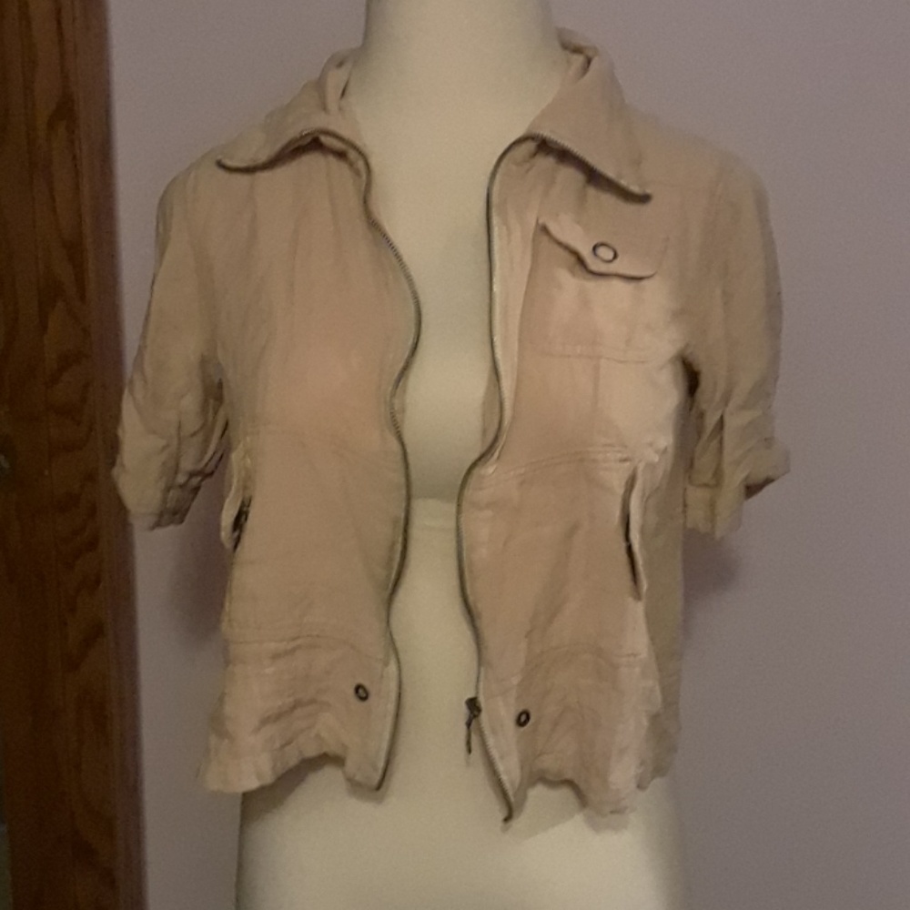 Short sleeved jacket